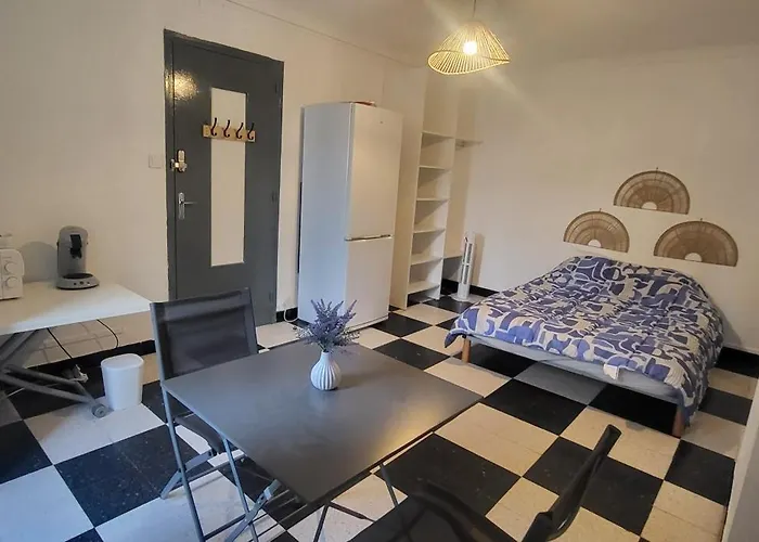 1 - Avec Grande Terrasse Capsule hotel