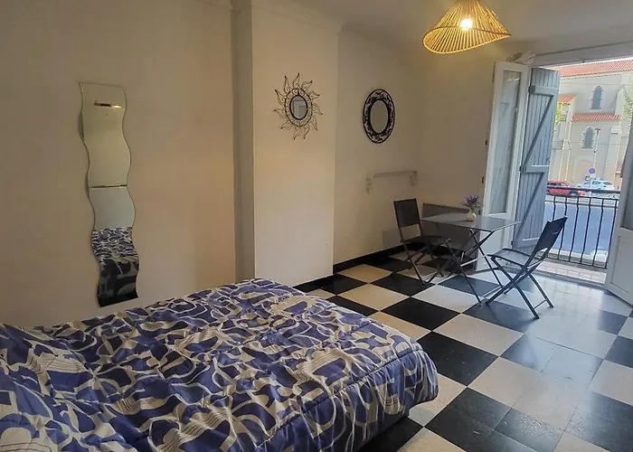 1 - Avec Grande Terrasse Capsule hotel *